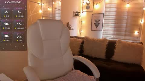 Snapshot of sophiee09_ chatting on February 13, 1:51 pm Sophie online show from February 13, 1:51 pm