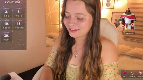 Snapshot of sophiee09_ chatting on March 26, 1:55 am Sophie online show from March 26, 1:55 am