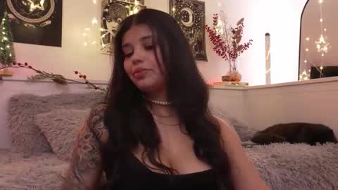 Sophiee  online show from December 19, 7:32 pm