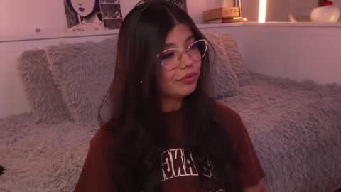 Snapshot of sophiee_art chatting on March 25, 4:07 am Sophiee online show from March 25, 4:07 am