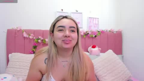 sophiee rosee online show from May 18, 8:25 pm