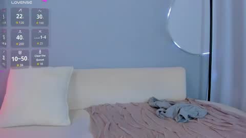 Sophie online show from May 21, 11:01 pm