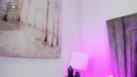 Snapshot of sophiee_smith chatting on February 18, 11:06 am Sophie online show from February 18, 11:06 am