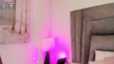 Snapshot of sophiee_smith chatting on March 17, 11:35 am Sophie online show from March 17, 11:35 am