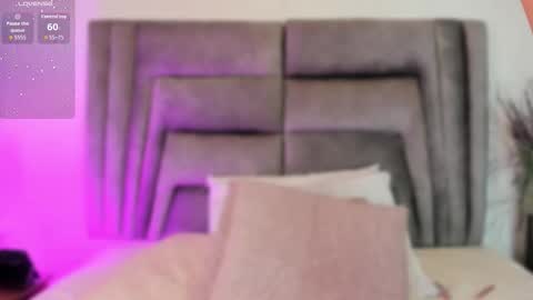 Snapshot of sophiee_smith chatting on March 19, 11:36 am Sophie online show from March 19, 11:36 am