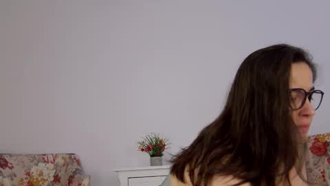 Snapshot of sophieerain chatting on October 3, 10:01 am Sophie Rain online show from October 3, 10:01 am