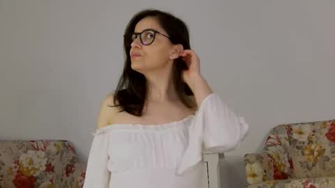 Snapshot of sophieerain chatting on October 16, 12:00 am Sophie Rain online show from October 16, 12:00 am