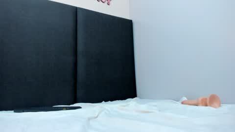 sophieharris__ online show from January 24, 10:51 pm
