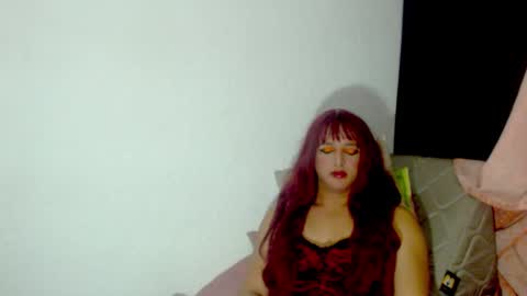 sophiehillsxo online show from December 23, 7:38 am