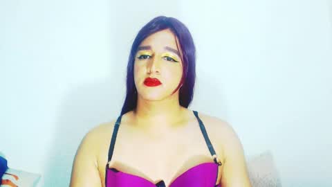 sophiehillsxo online show from April 18, 11:14 am