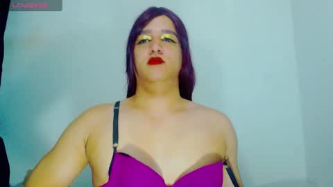 sophiehillsxo online show from May 11, 7:14 am