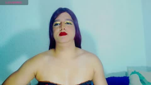 sophiehillsxo online show from May 12, 6:32 am