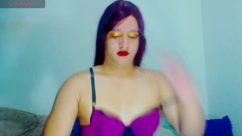sophiehillsxo online show from May 13, 3:15 am