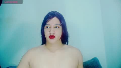 sophiehillsxo online show from May 15, 9:05 am