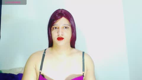 sophiehillsxo online show from May 23, 10:30 am
