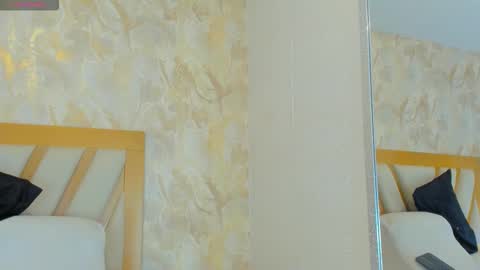 Snapshot of sophiekozlov chatting on December 19, 12:12 pm Sophie online show from December 19, 12:12 pm