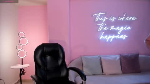 Sophie online show from February 24, 4:43 am