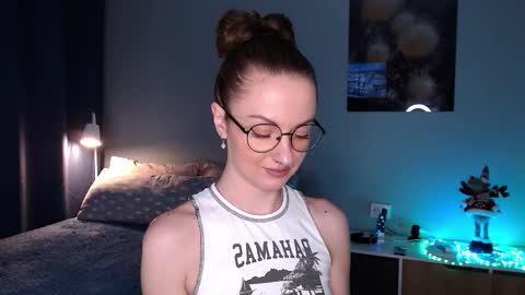 Snapshot of sophieleroux chatting on January 9, 7:26 pm sophieleroux online show from January 9, 7:26 pm