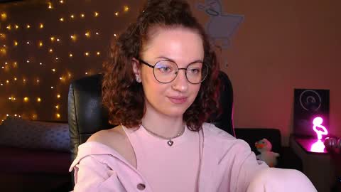 Snapshot of sophieleroux chatting on April 8, 11:43 am sophieleroux online show from April 8, 11:43 am