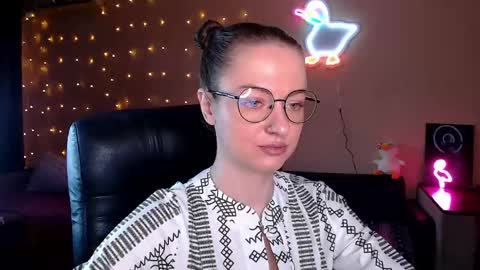 Snapshot of sophieleroux chatting on April 13, 11:37 am sophieleroux online show from April 13, 11:37 am