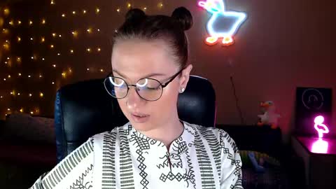 Snapshot of sophieleroux chatting on April 14, 11:49 am sophieleroux online show from April 14, 11:49 am