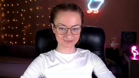 Snapshot of sophieleroux chatting on April 23, 1:02 pm sophieleroux online show from April 23, 1:02 pm