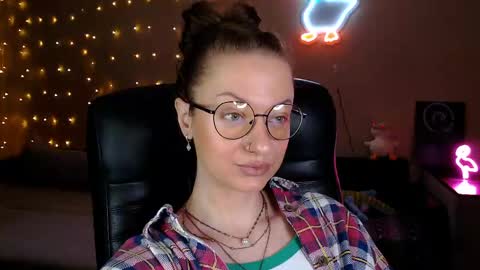 Snapshot of sophieleroux chatting on April 24, 1:02 pm sophieleroux online show from April 24, 1:02 pm