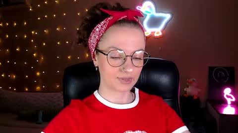 Snapshot of sophieleroux chatting on April 30, 7:09 pm sophieleroux online show from April 30, 7:09 pm