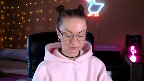 Snapshot of sophieleroux chatting on May 6, 10:53 am sophieleroux online show from May 6, 10:53 am