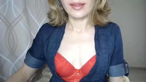 Snapshot of sophiemisss chatting on November 4, 7:51 am Sophiemisss online show from November 4, 7:51 am