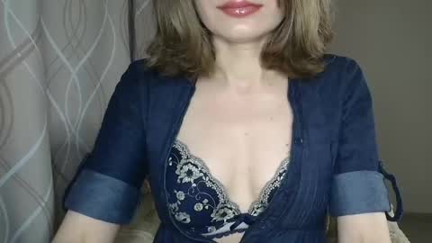 Snapshot of sophiemisss chatting on February 3, 5:38 am Sophiemisss online show from February 3, 5:38 am