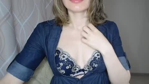 Sophiemisss online show from May 14, 5:36 am