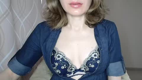 Sophiemisss online show from May 17, 6:22 am