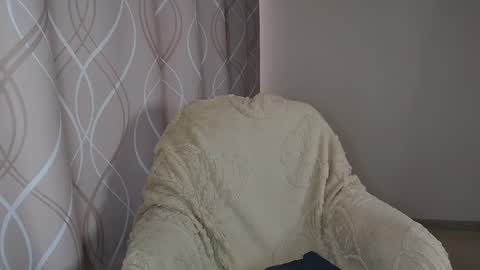 Sophiemisss online show from May 18, 6:30 am