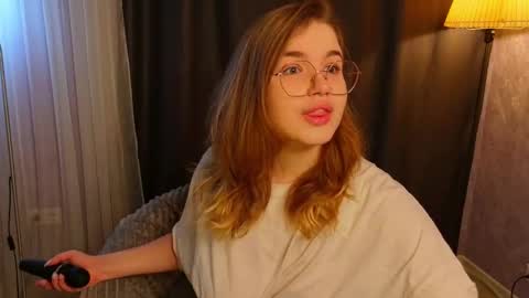 Snapshot of sophiemure chatting on January 7, 10:40 am Sophie online show from January 7, 10:40 am