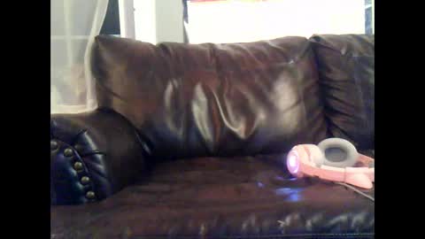 Snapshot of sophiepizza chatting on December 31, 11:31 am Soph online show from December 31, 11:31 am