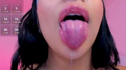 sophierooy online show from November 14, 8:29 pm