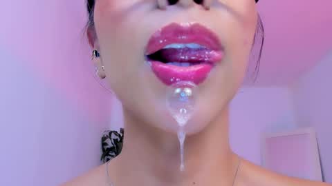 Snapshot of sophierooy chatting on April 22, 8:10 pm sophierooy online show from April 22, 8:10 pm