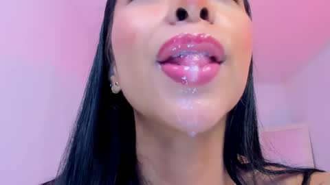 Snapshot of sophierooy chatting on April 29, 2:32 pm sophierooy online show from April 29, 2:32 pm