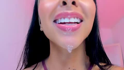 Snapshot of sophierooy chatting on May 1, 2:32 pm sophierooy online show from May 1, 2:32 pm