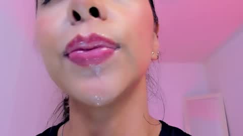 Snapshot of sophierooy chatting on May 5, 2:30 am sophierooy online show from May 5, 2:30 am