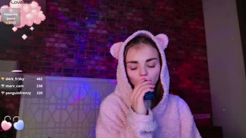 Snapshot of sophiesuvi chatting on December 7, 5:42 pm Sophie and my bestie Mandy online show from December 7, 5:42 pm