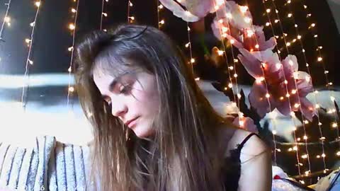 Snapshot of sophiesuvi chatting on January 5, 11:15 am Sophie and my bestie Mandy online show from January 5, 11:15 am