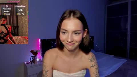 Snapshot of sophiewildcat chatting on April 2, 12:30 am sophiewildcat online show from April 2, 12:30 am