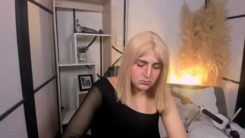 Sophie online show from March 21, 5:34 am