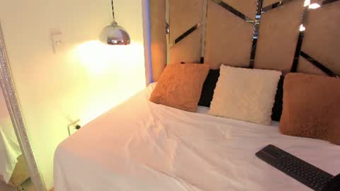 Snapshot of sophiie_rosee chatting on July 9, 8:35 pm sophiie_rosee online show from July 9, 8:35 pm