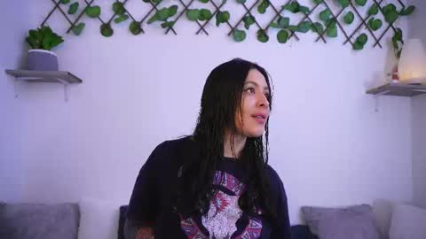 Sophiie online show from November 10, 1:43 pm