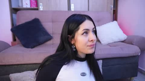 Sophiie online show from March 18, 4:15 am