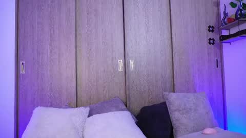 Sophiie online show from May 7, 3:12 am