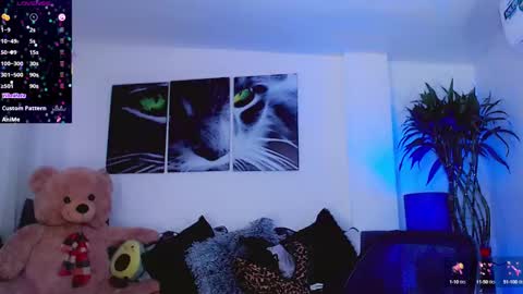 Snapshot of sophiieesweet chatting on September 30, 12:43 pm Sophie Sweet online show from September 30, 12:43 pm